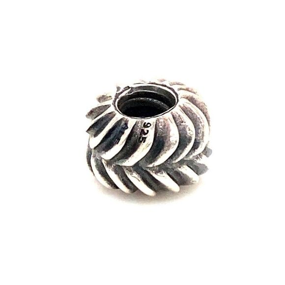 Retired Pandora Ridge Charm - Picture 2 of 4